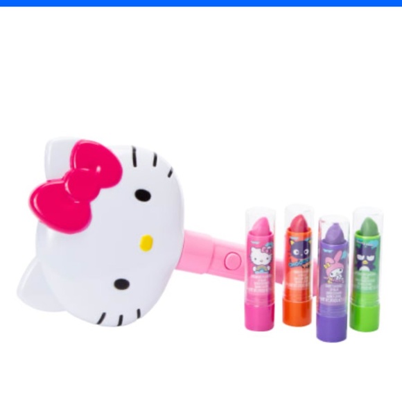 - Hello Kitty Cosmetic Set with light up mirror - Picture 4 of 5